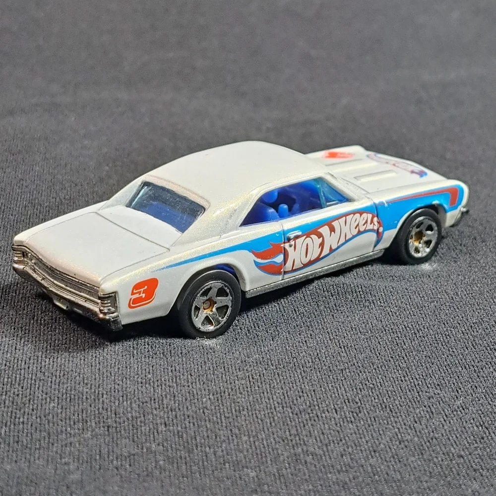 Hot Wheels‎ 67 White Chevelle SS 396 Racing Toy Car